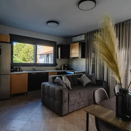 #T33 Chic 2Br Apartment In The Centre Of Volos Exterior photo