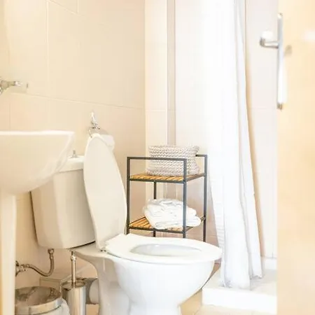 #T33 Chic 2Br Apartment In The Centre Of Volos Exterior photo