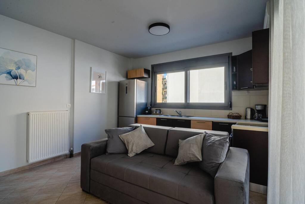 #t33 Chic 2br In The Centre Of * Volos