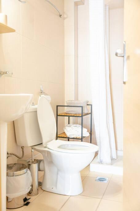 #t33 Chic 2br In The Centre Of Apartment *