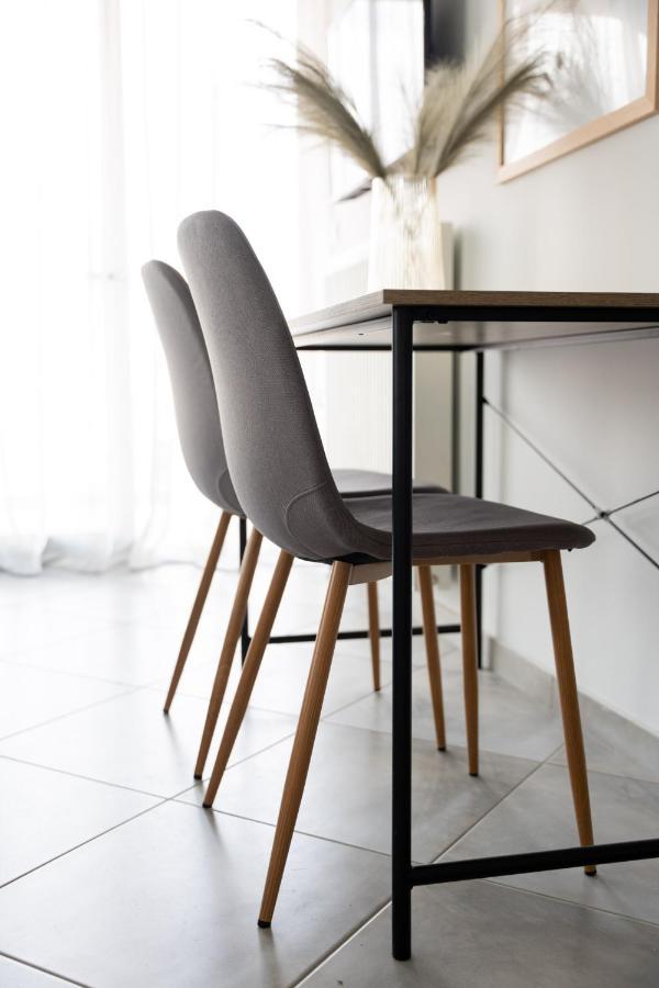 #t33 Chic 2br In The Centre Of *
